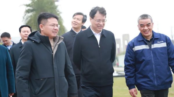 成績突飛猛進 | 時隔兩年，貴州省副省長郭錫文再訪中偉