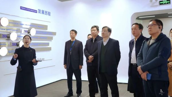 湖南省政協(xié)副主席、省工商聯(lián)主席張健一行到中偉寧鄉(xiāng)產(chǎn)業(yè)基地考察